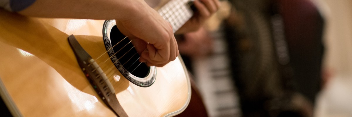 5 Tips for Buying Your First Guitar